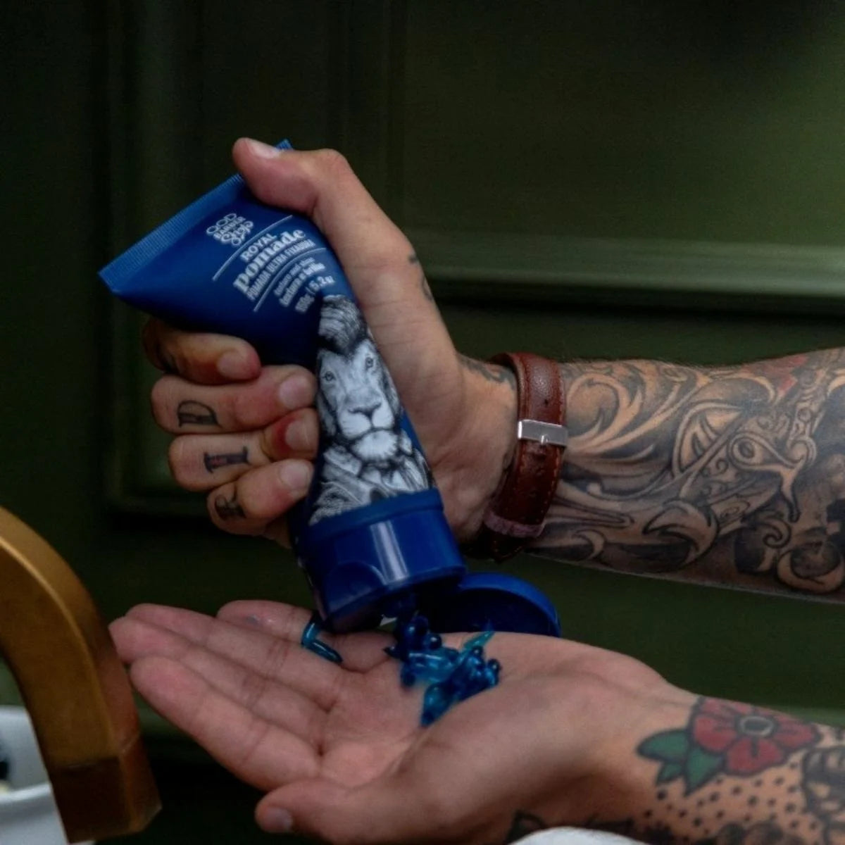 Royal Pomad 150 g | Ultra Güçlü Tutuş & Parlak Görünüm | Profesyonel Erkek Saç Şekillendirici Pomade